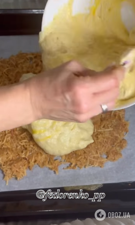 Пухкий яблучний рулет до чаю: готується за лічені хвилини