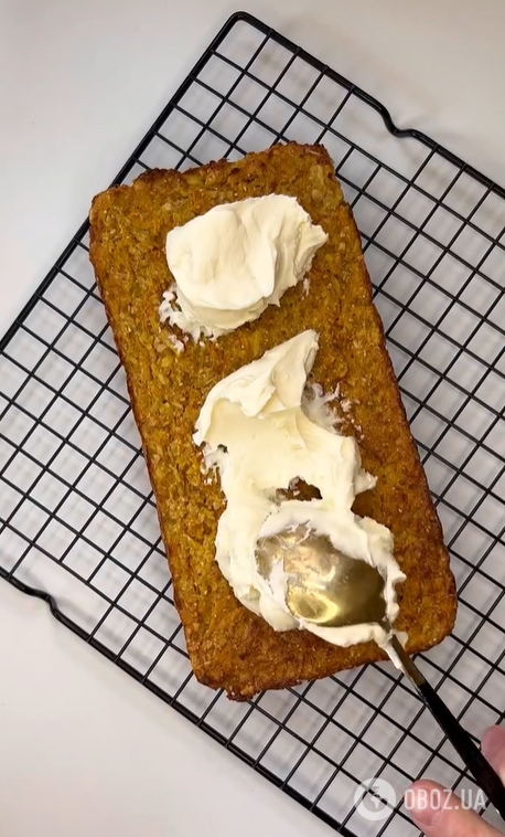 Смачний яблучно-морквяний пиріг дітям до чаю: варіант дуже пухкої та смачної випічки