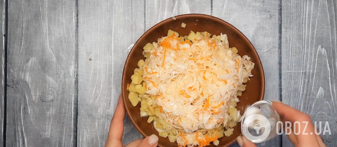 Стоит только смешать квашеную капусту с этим – салат получается особенно вкусным