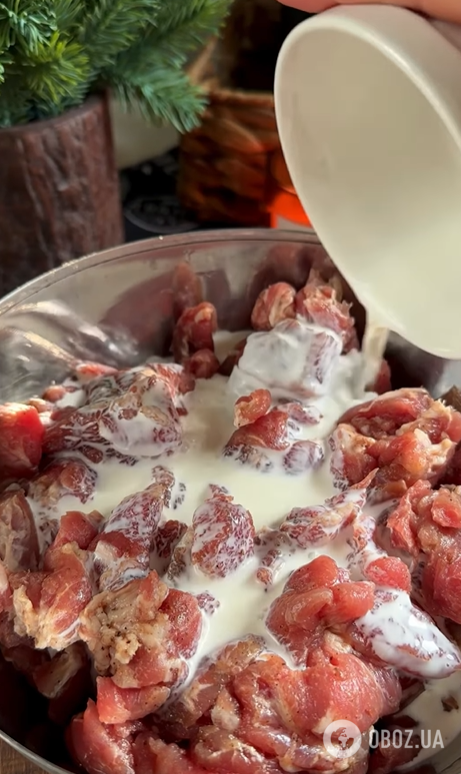 Как приготовить вкусную домашнюю колбасу на праздники: делимся пошаговым рецептом