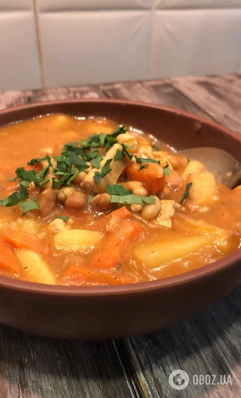 Как приготовить наваристые чанахи с мясом, чесноком и фасолью: делимся рецептом ароматного первого блюда