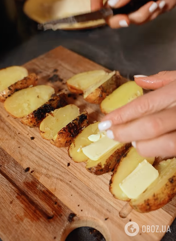 Как из огня: очень вкусная запеченная картошка в мундире за 10 минут