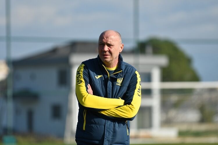 "На это у меня есть личные причины". Официально ушел в отставку главный тренер сборной Украины по женскому футболу