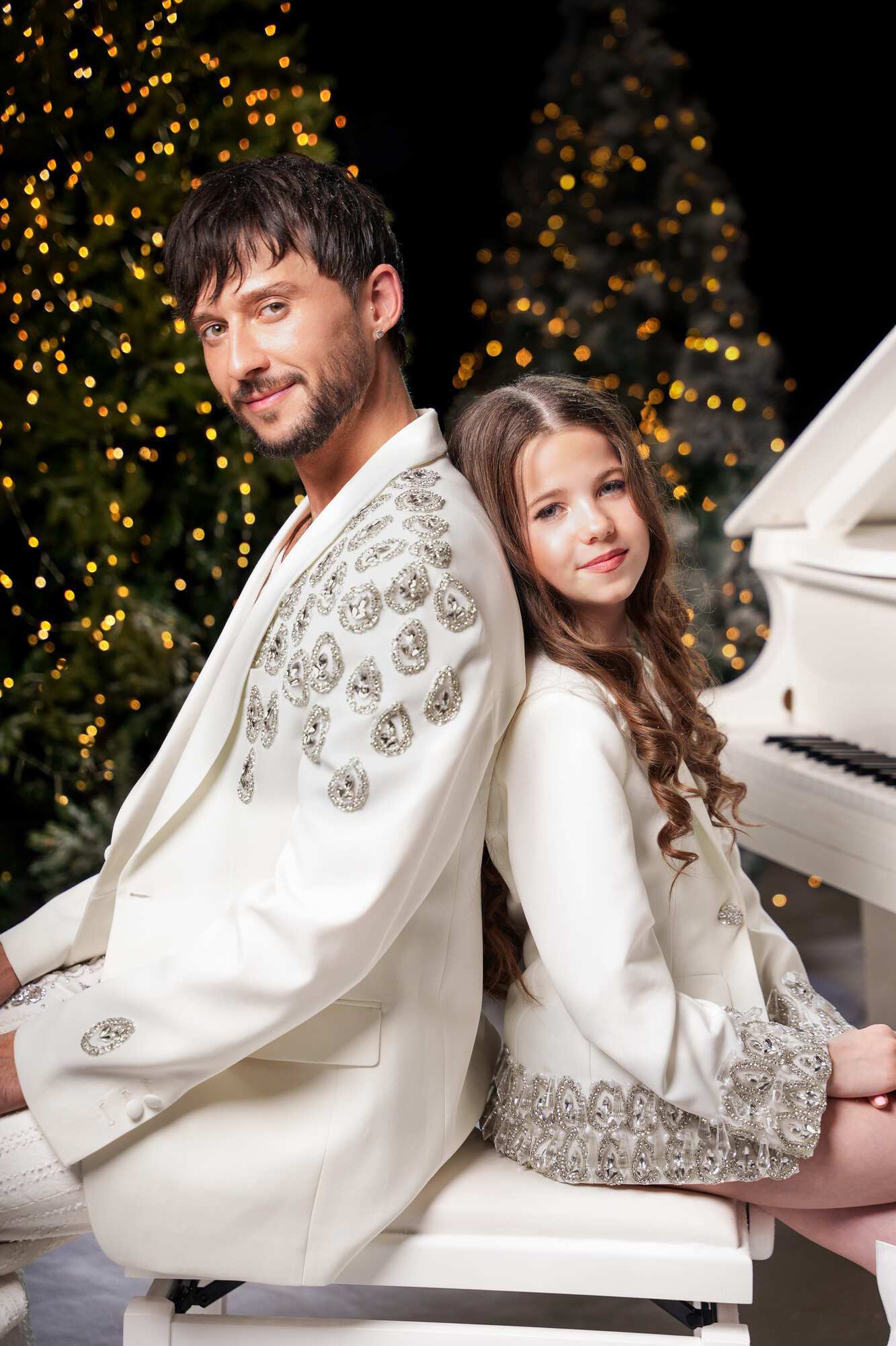 "Унікальний Новий рік": ALBINA і SERAFYN підвели підсумки року в різдвяному відео