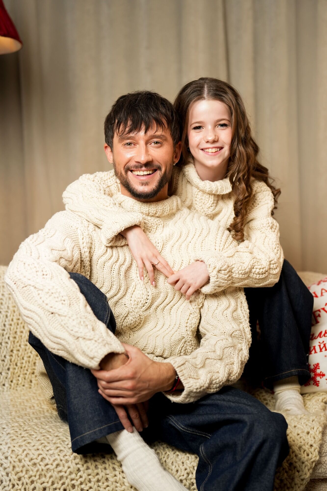 "Унікальний Новий рік": ALBINA і SERAFYN підвели підсумки року в різдвяному відео