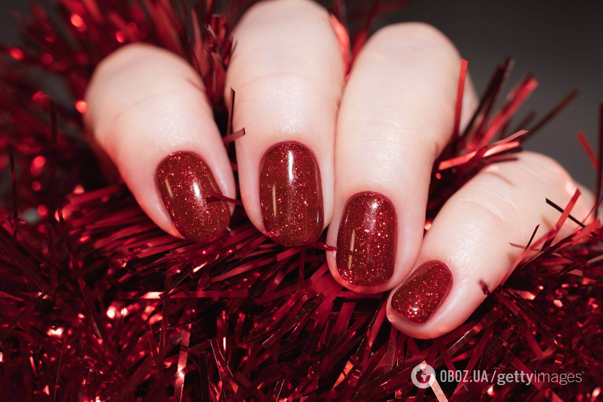 Який манікюр принесе удачу і гроші у 2026 році: топ кольорів на Новий рік