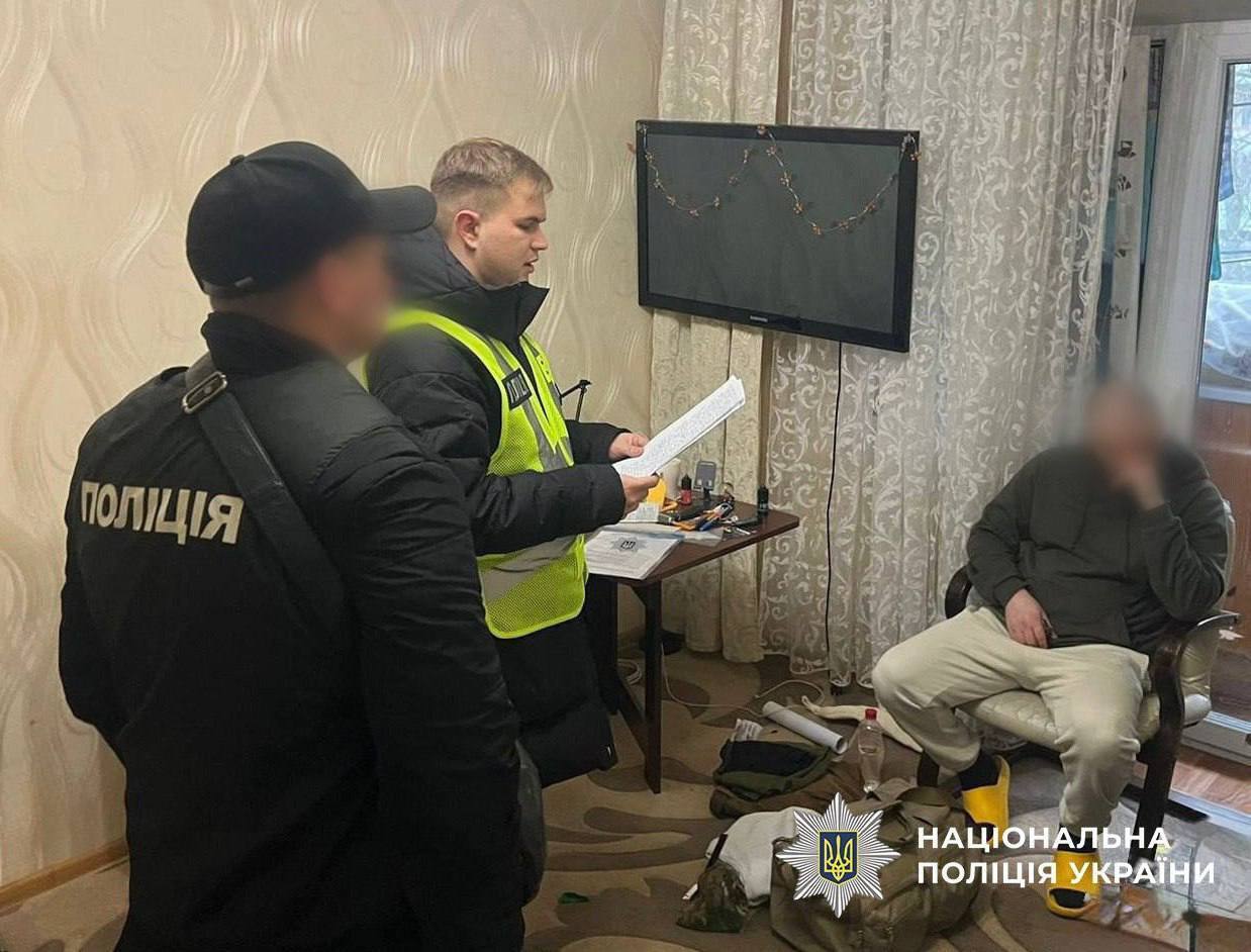 Ошукав волонтера на $30 тис. під приводом постачання дронів для ЗСУ: у Києві викрили зловмисника. Фото
