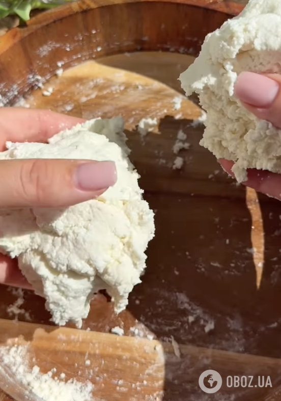 Швидкі хачапурі з сирного тіста: найпростіший рецепт ситної страви за 15 хвилин