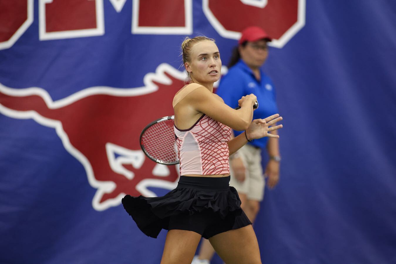 "Очень тяжелый вопрос". Известная украинская теннисистка-чемпионка отказалась возвращаться в Украину