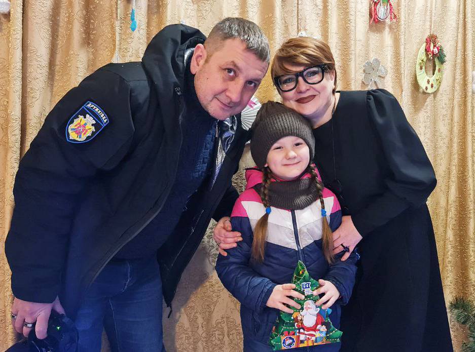 За крок до фронту: як діти Донеччини зустрічають Різдво