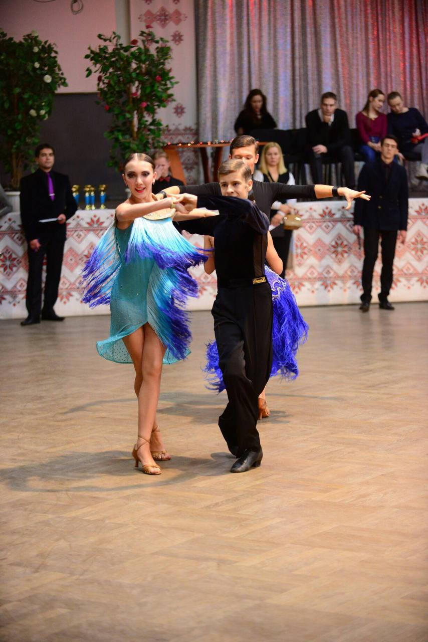 "Політ на одному крилі". Як Усатенко з поламаною рукою посіла перше місце на турнірі танців