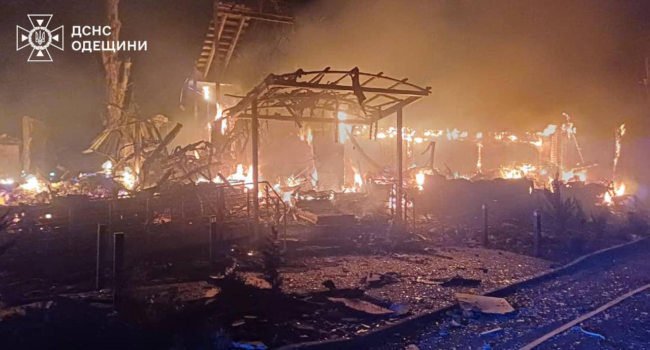 Оккупанты ударили по портовой и промышленной инфраструктуре Одесской области: есть жертва и пострадавшие. Фото