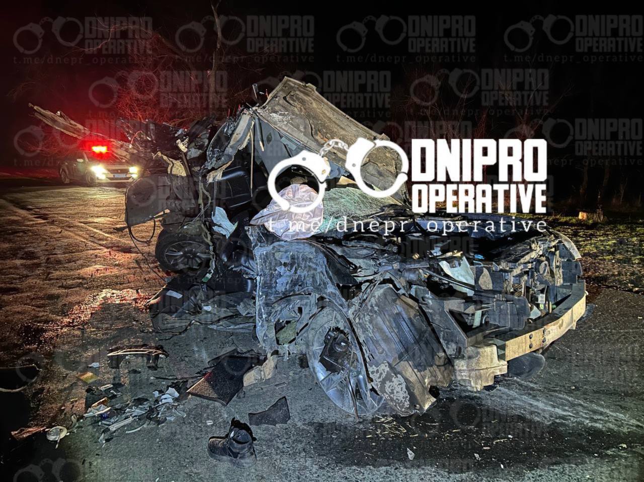 Удар був такої сили, що авто розірвало на шматки: на Дніпропетровщині в жахливій ДТП загинув чоловік. Фото