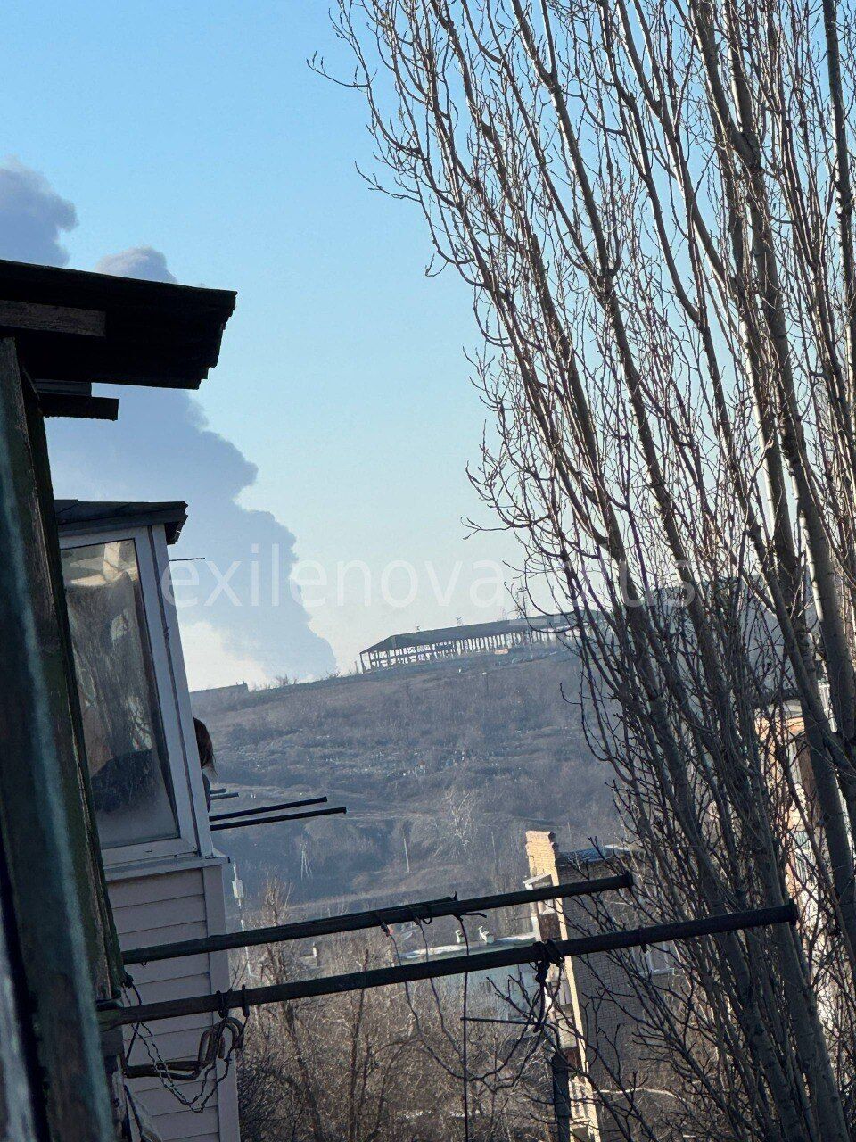 У Генштабі підтвердили ураження Новошахтинського заводу нафтопродуктів. Фото і відео