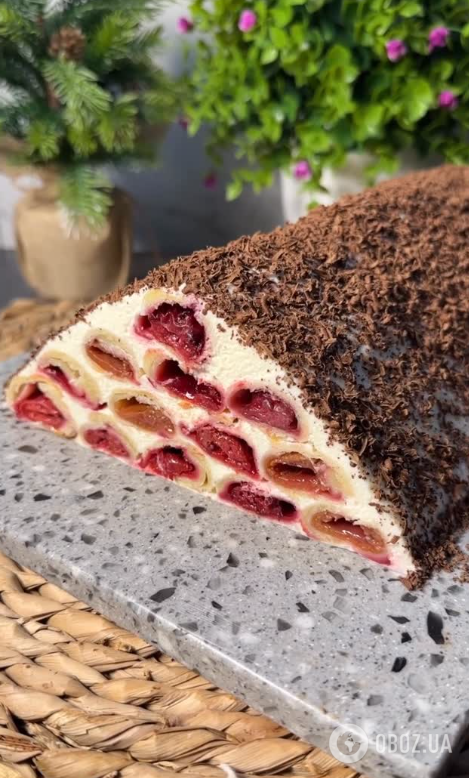 Культовый торт "Еловая изба" с вишнями: делимся пошаговым рецептом