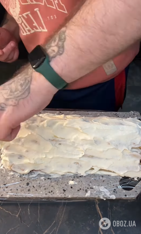 Культовый торт "Еловая изба" с вишнями: делимся пошаговым рецептом