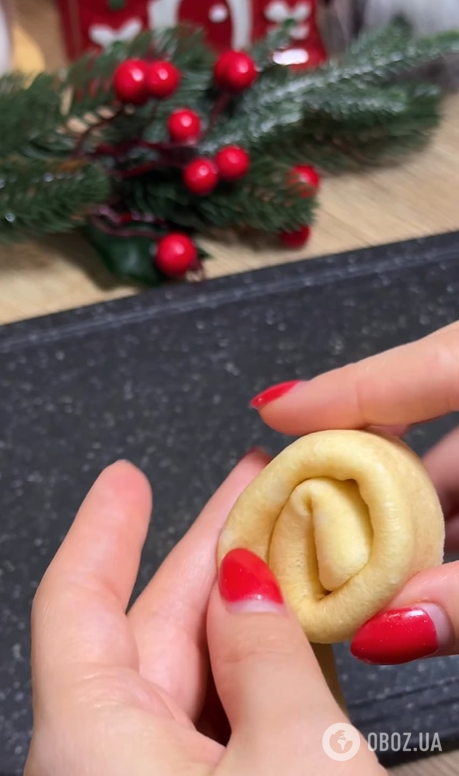 Вместо привычных бутербродов: как приготовить изысканную закуску из блинов с красной икрой