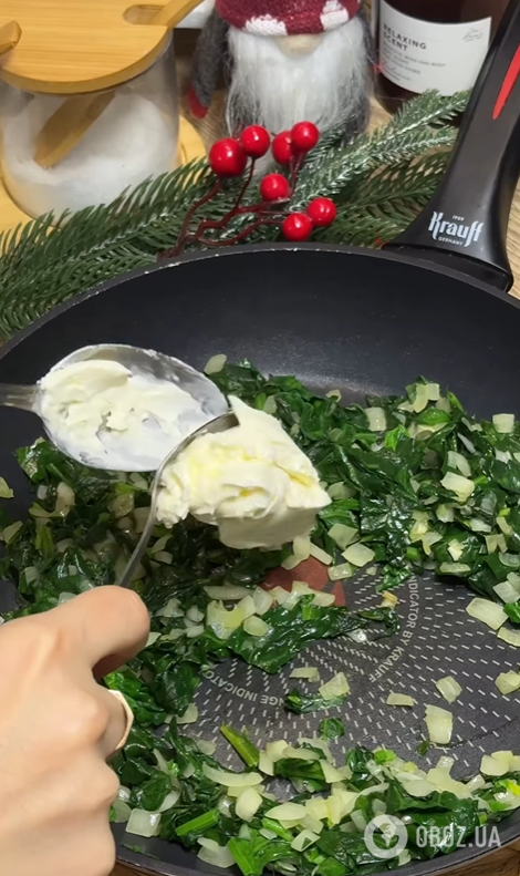 Смачний та ситний пиріг із червоною рибою: як приготувати