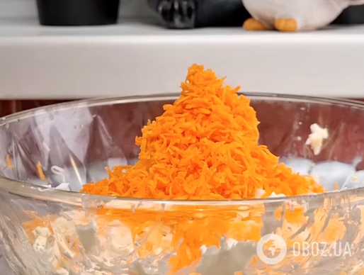 Закуска-салат із моркви та плавленого сиру за 5 хвилин для новорічного столу: ділимося рецептом