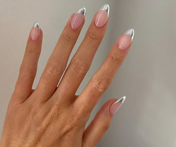 Прості, але вишукані: найкращі ідеї для новорічного манікюру