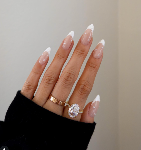 Прості, але вишукані: найкращі ідеї для новорічного манікюру