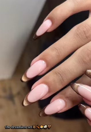 Прості, але вишукані: найкращі ідеї для новорічного манікюру