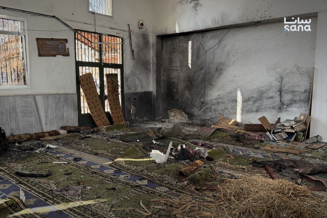 В Сирии в результате теракта в мечети погибли восемь человек, еще 18 ранены: все подробности. Фото