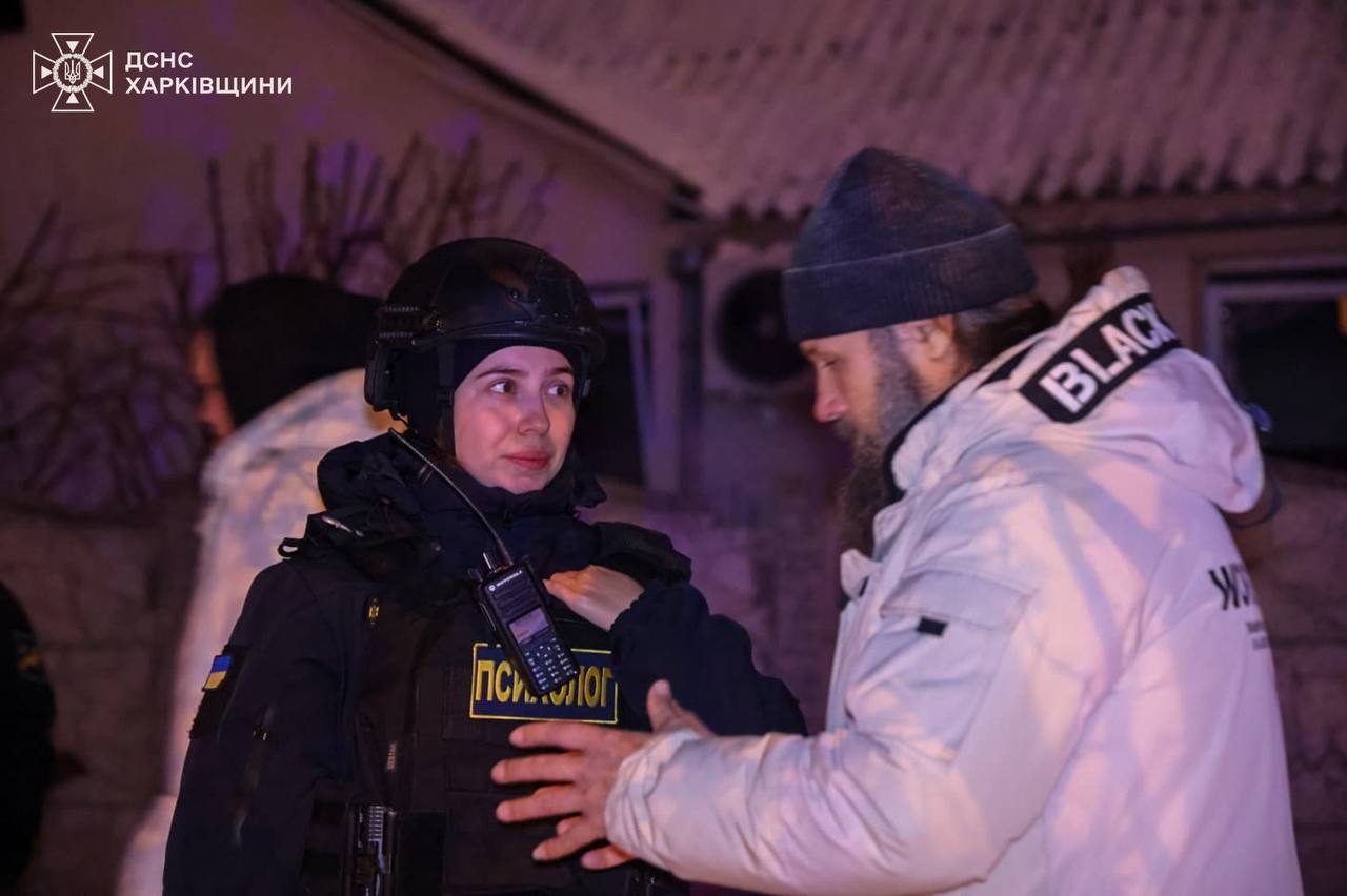 Россия атаковала Харьков КАБами: горят автомобили, есть погибшие и пострадавшие