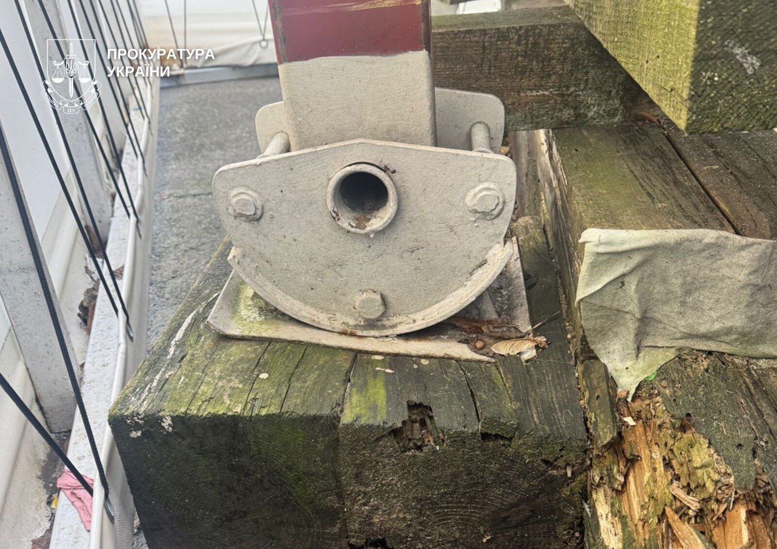 Роботу колеса огляду на столичному Подолі хоче заборонити прокуратура: створює загрозу життю людей. Відео