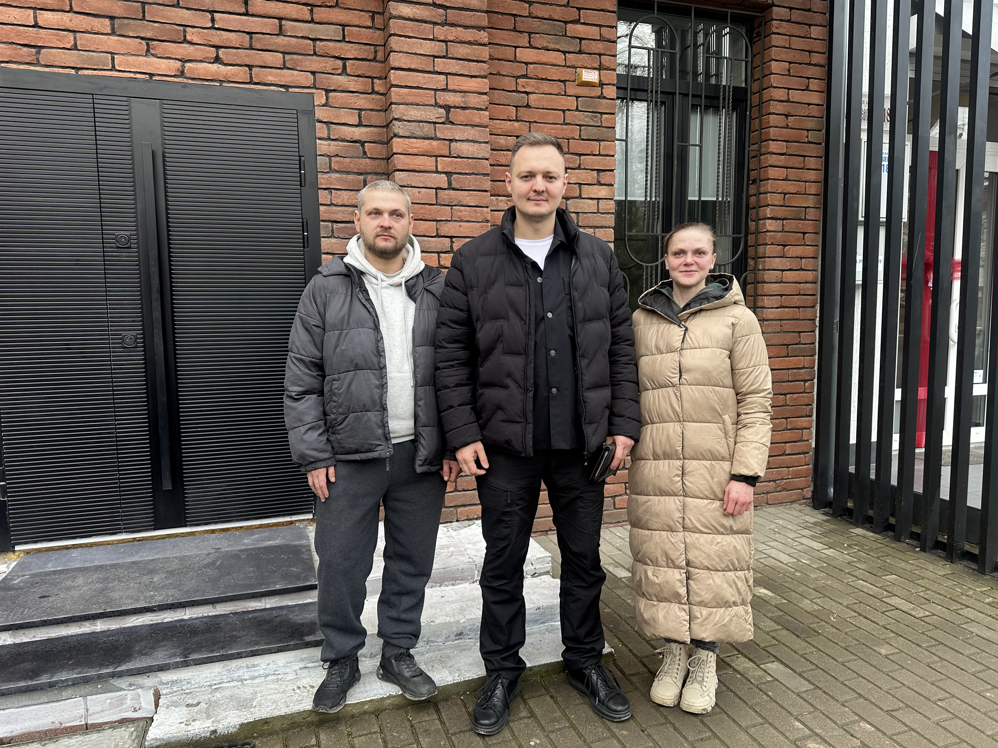 Різдвяне диво для великої сім'ї: "Труха Україна" подарувала дім переселенцям з Харківщини