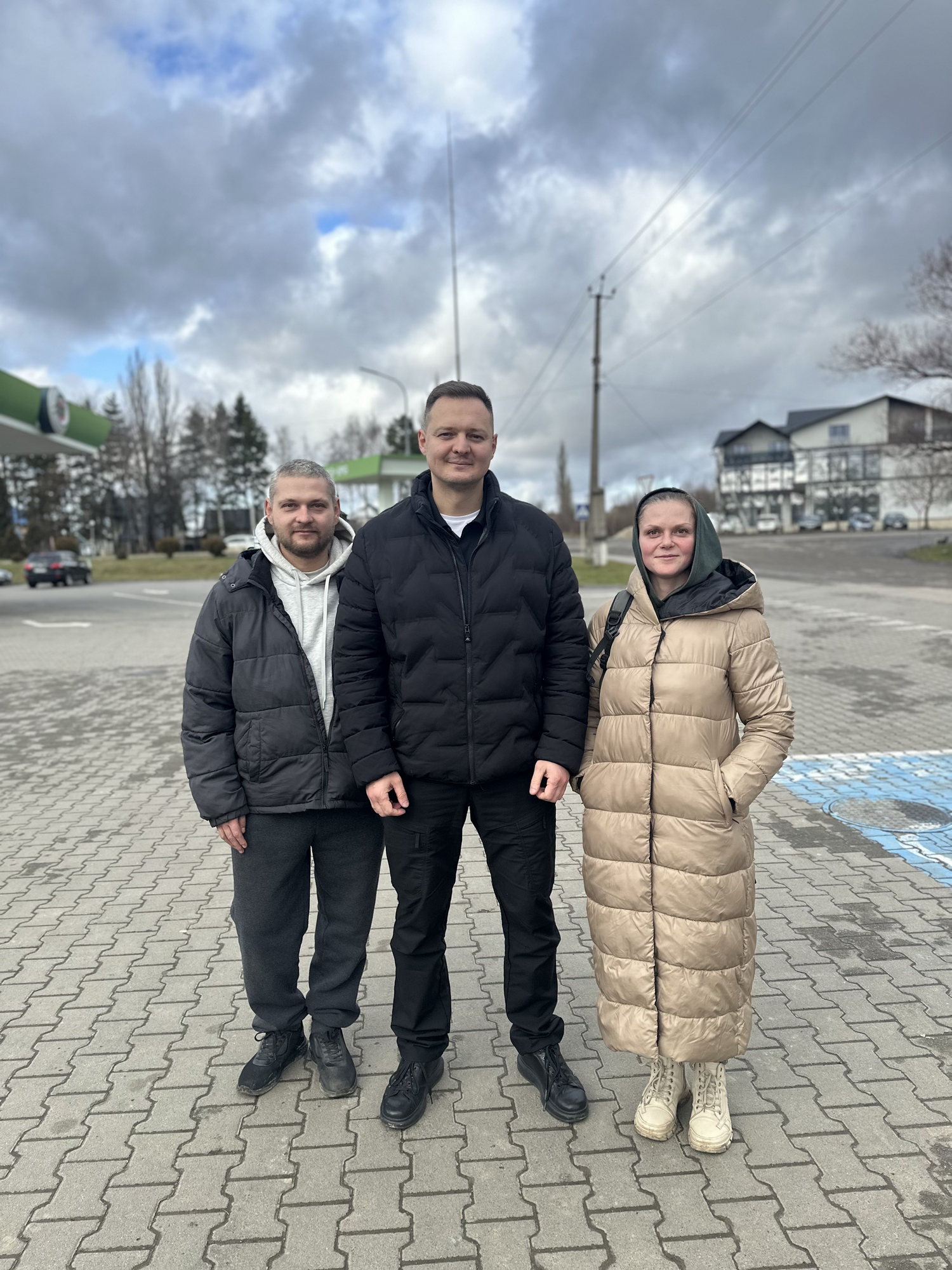 Різдвяне диво для великої сім'ї: "Труха Україна" подарувала дім переселенцям з Харківщини