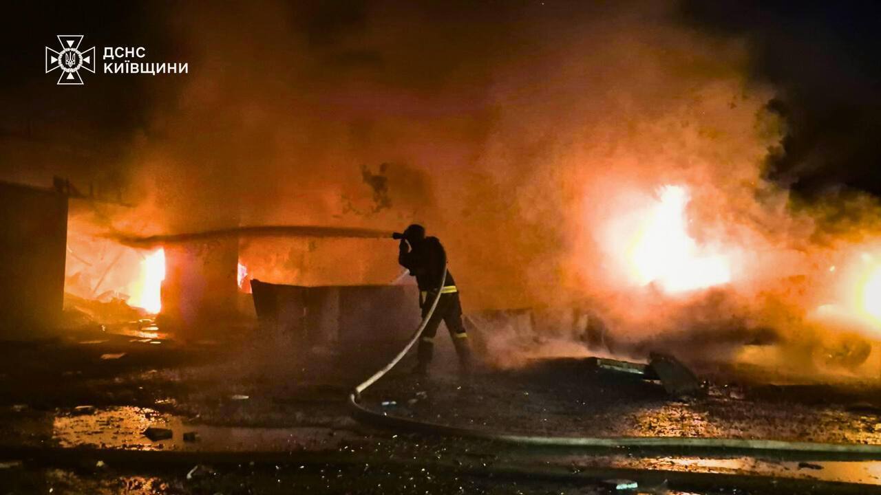 Росія вдарила по Київщині, є загибла, постраждали люди: в ОВА розкрили наслідки атаки