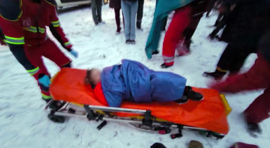 Рятувати кинулися перехожі: на Полтавщині двоє дітей провалися під лід. Фото