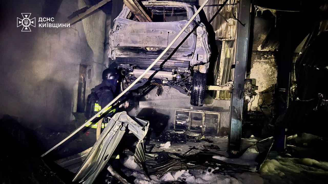 Росія вдарила по Київщині, є загибла, постраждали люди: в ОВА розкрили наслідки атаки