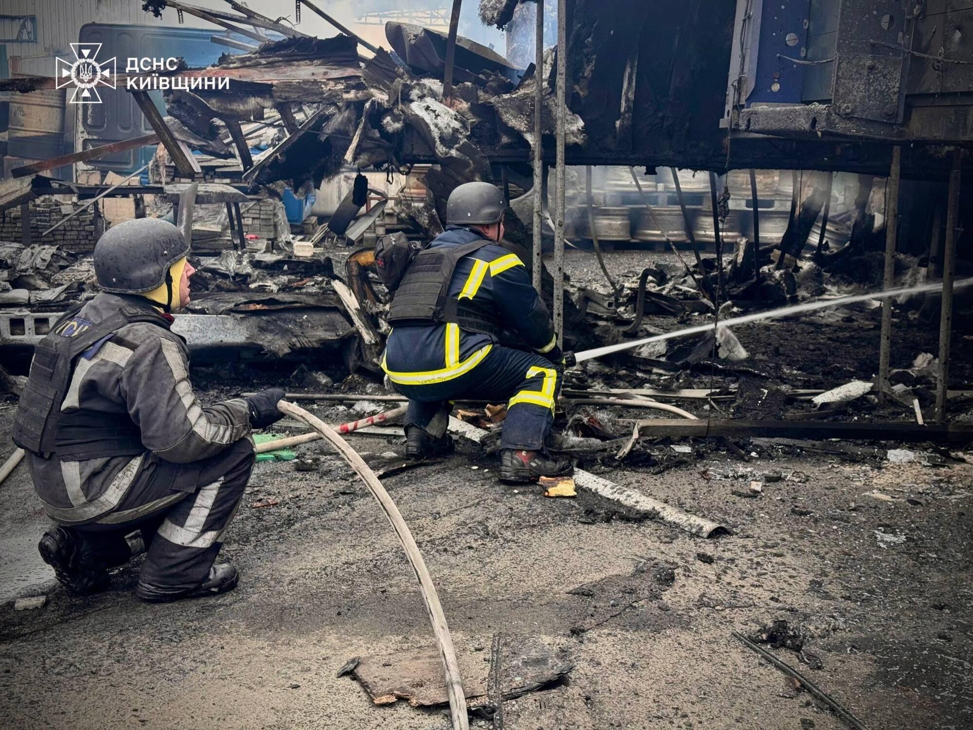 На Київщині Росія вбила жінку, 14 постраждалих: є пошкодження. Фото та відео