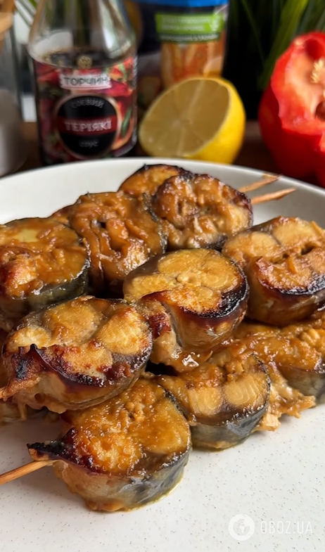 Самый простой рецепт запеченной скумбрии: что добавить, чтобы рыба получилась сочной