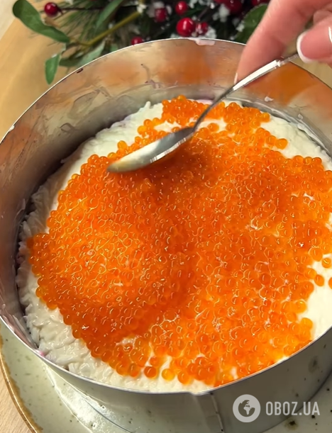 Салат "Шуба" по-королевски: что добавить в блюдо вместо привычной сельди