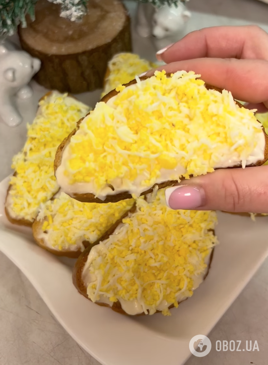 Вкуснее, чем бутерброды со шпротами: гренки "Курочки" для новогоднего стола