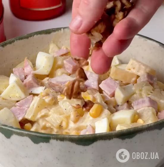 Сытный и вкусный салат с ананасами и филе для новогоднего стола: легкий рецепт блюда