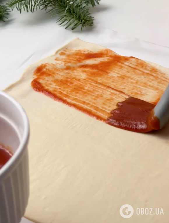 Закуска з листкового тіста "Ялинка" для новорічного столу: ділимося легким рецептом