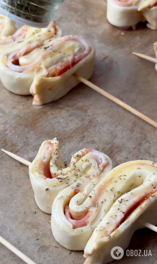 Закуска з листкового тіста "Ялинка" для новорічного столу: ділимося легким рецептом