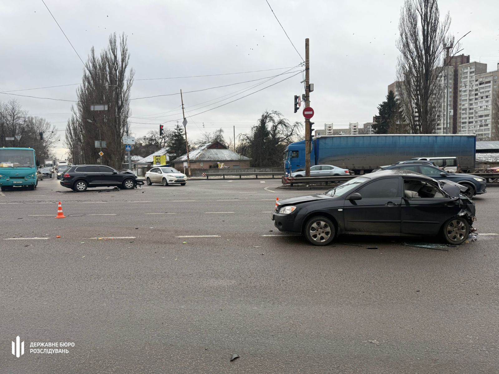 В Киеве произошло ДТП с участием военнослужащего: погибла мать двоих детей. Подробности, фото и видео