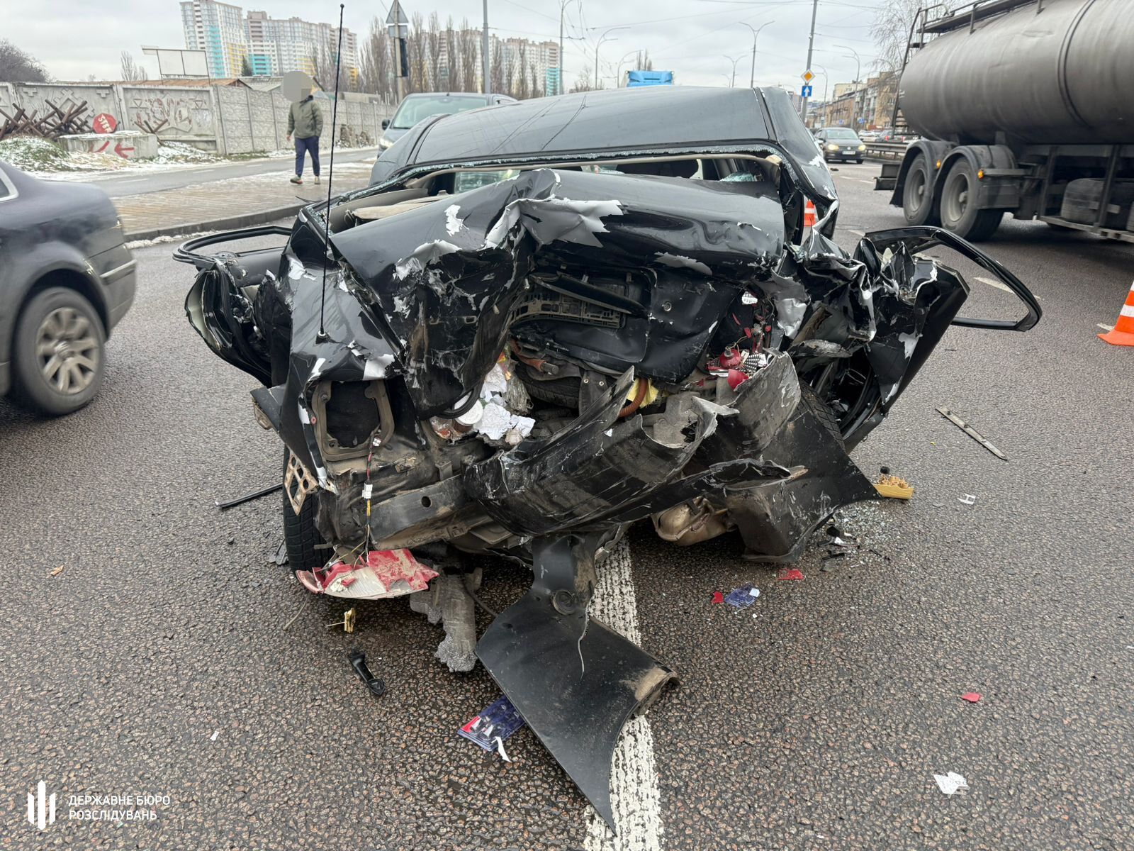 В Киеве произошло ДТП с участием военнослужащего: погибла мать двоих детей. Подробности, фото и видео