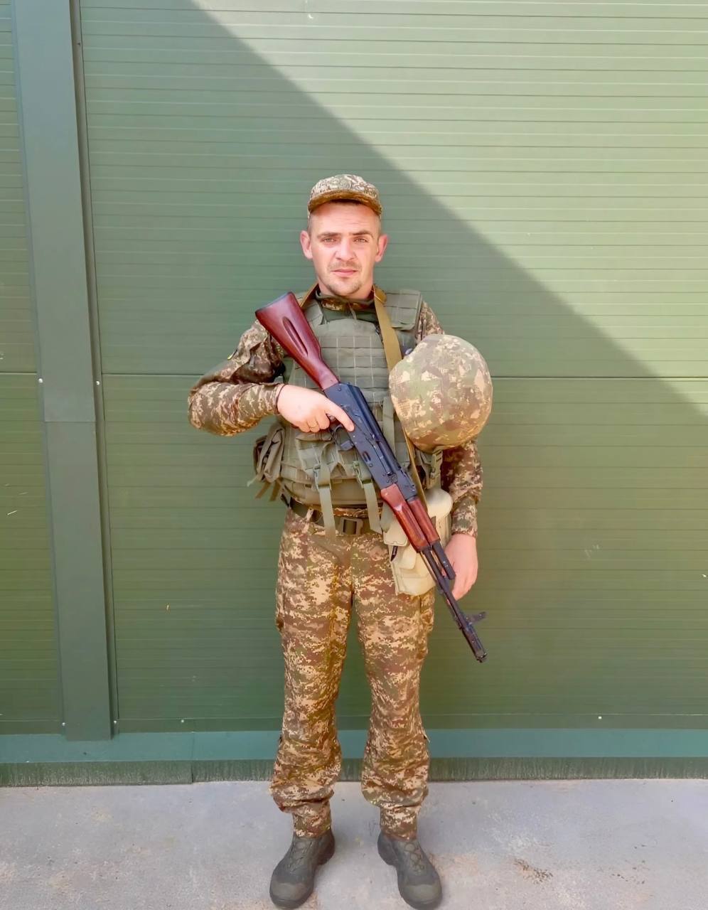 Назавжди 32: на фронті загинув військовий з Київщини Олександр Миненко. Фото