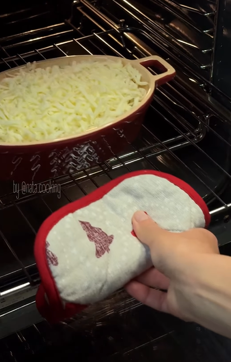 Ситний жульєн з куркою та грибами на обід: ділимось простим рецептом