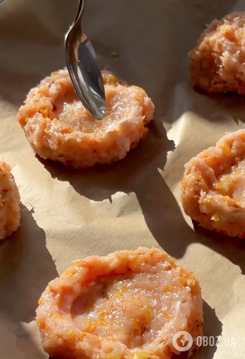 Мясные гнезда с ананасом и сыром: рецепт блюда, которое проще, чем мясо по-французски