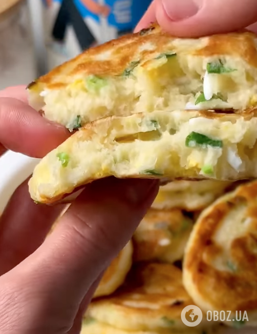 Ленивые жареные пирожки с луком и вареными яйцами: тесто готовится на кефире