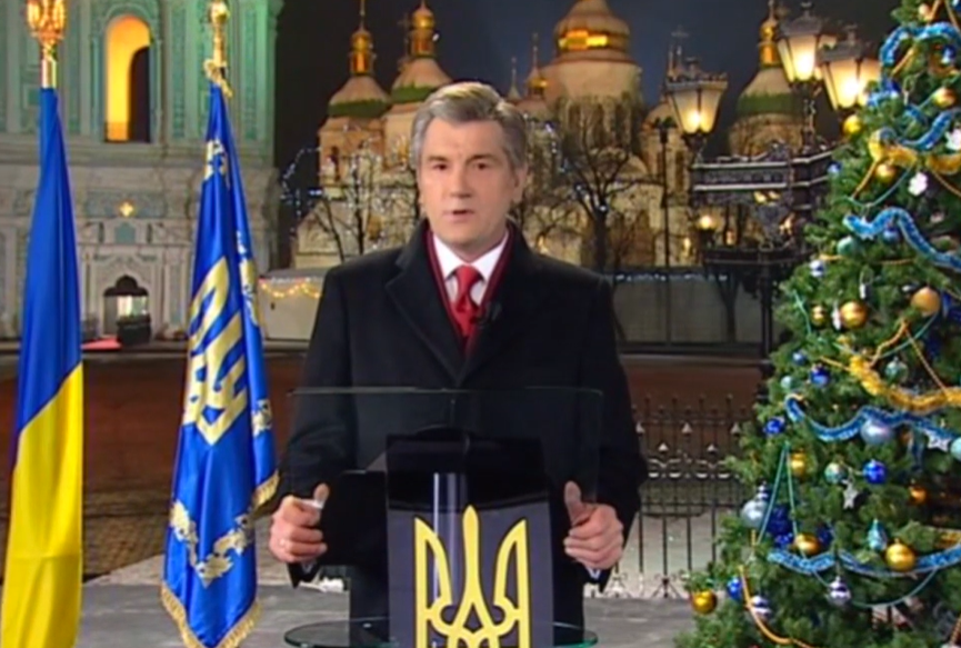 Советчина, скандалы и мемы: эволюция новогодних поздравлений украинских президентов
