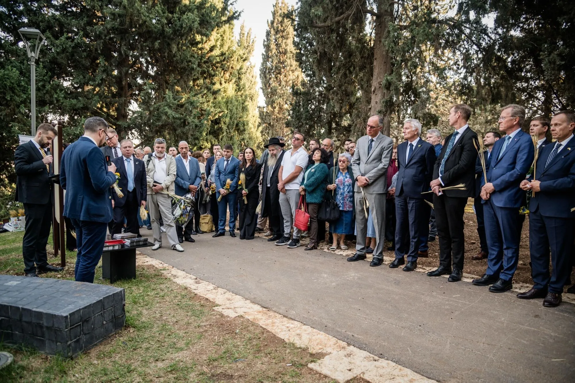 В Израиле появился первый памятник жертвам Голодомора в Украине. Фото