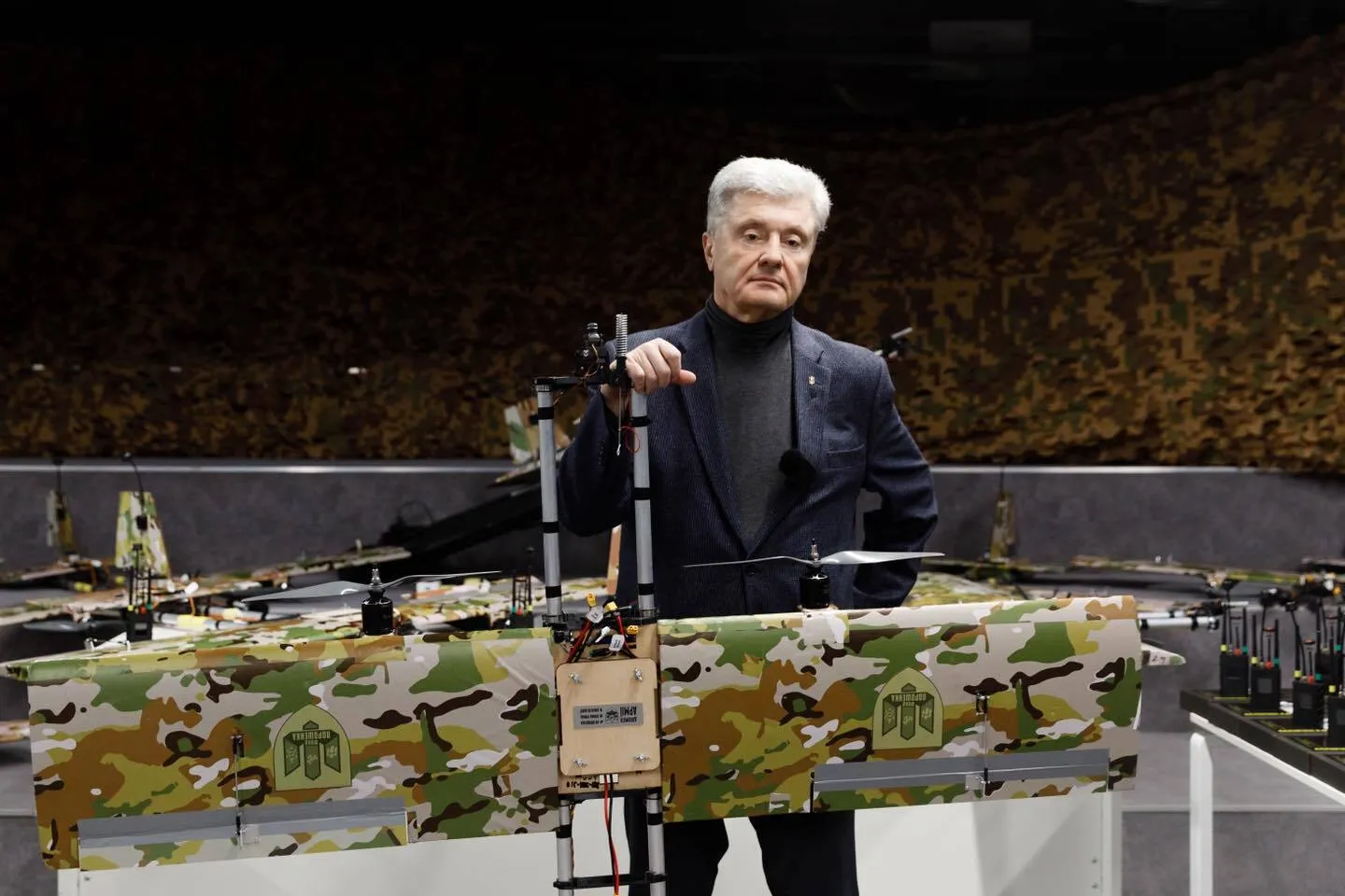 "Військові просили – ми зробили": Порошенко відправив на фронт нові вітчизняні дрони "Блискавка"